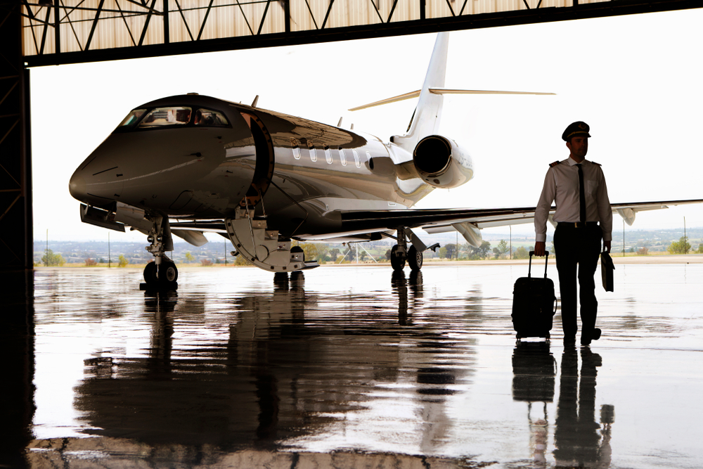 Corporate vs. Commercial Pilot life: key duties compared