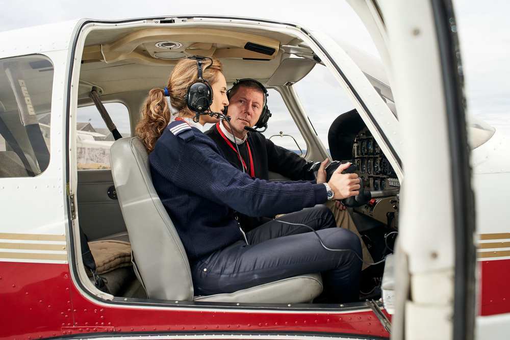 pilot training with flight instructor