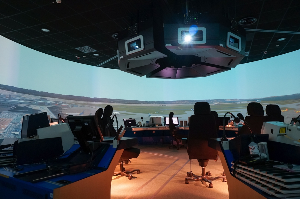 pros-cons-air-traffic-controller-career