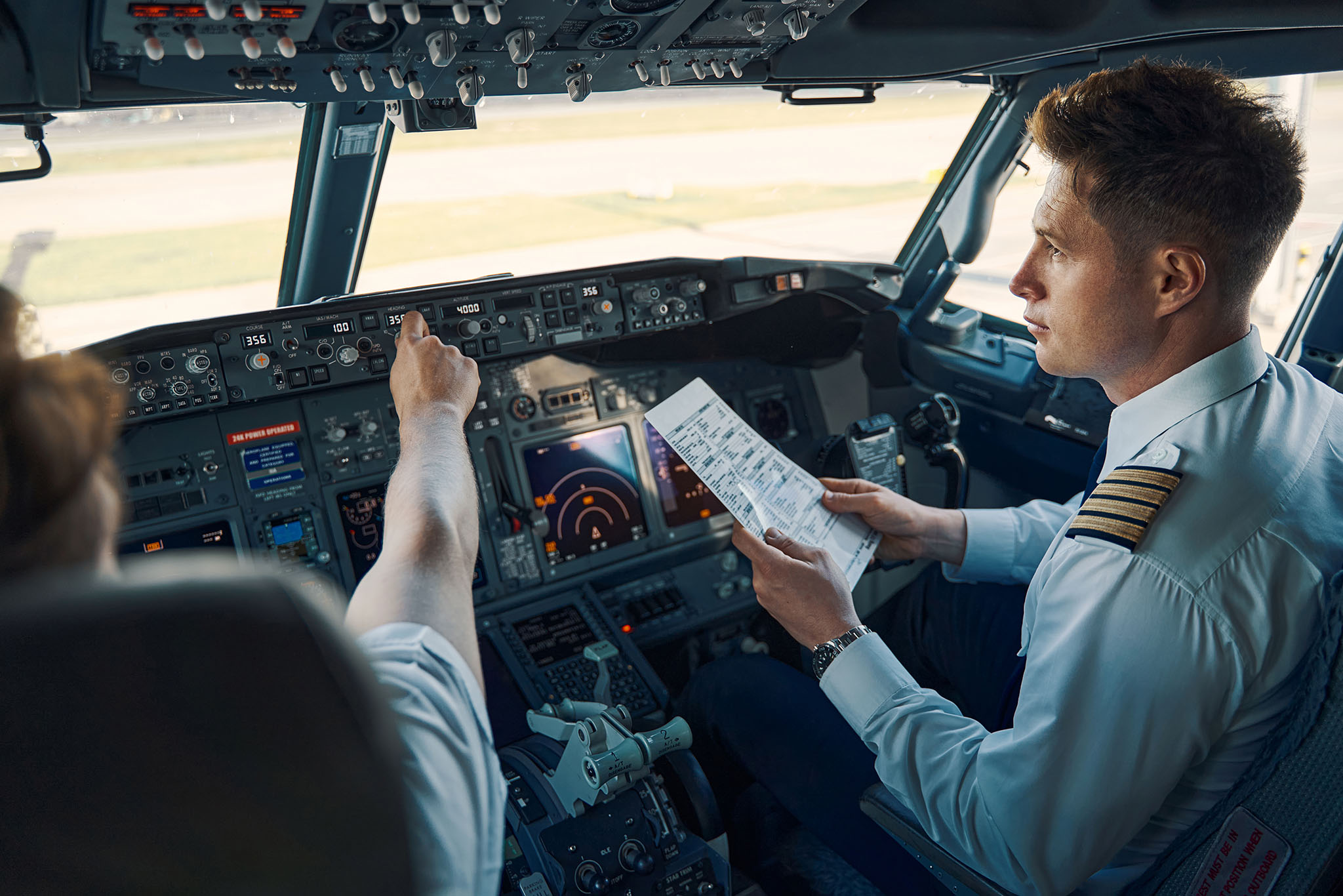 How Airline Pilots Actually Use NOTAMs Before Every Flight